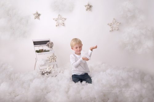 Weihnachtssetup aus Wolken und Schnee im Wiener Fotostudio im 22. Bezirk