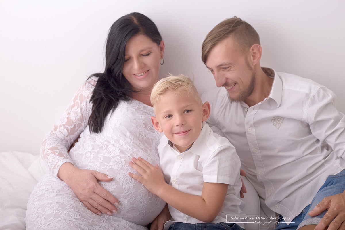Babybauchfotoshooting in Wien mit der ganzen Familie