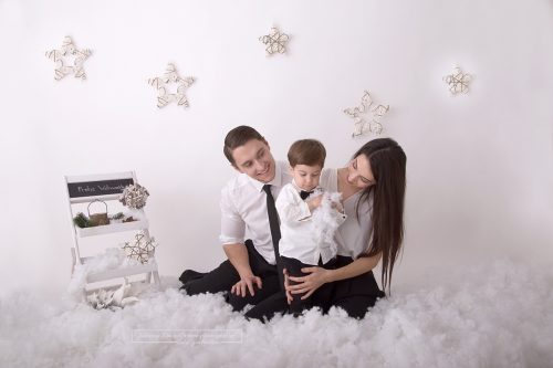 Weihnachtsfamilienfotoshooting in angenehmer Atmosphäre