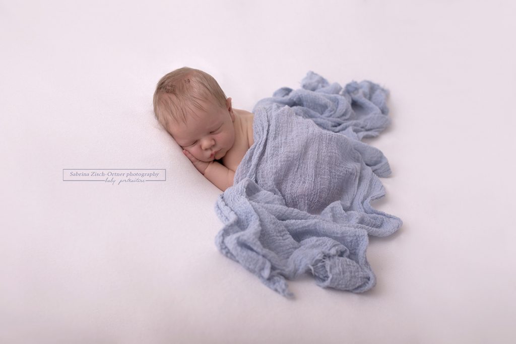 Fotos von meinem Baby beim Neugeborenenshooting von Zisch-Ortner