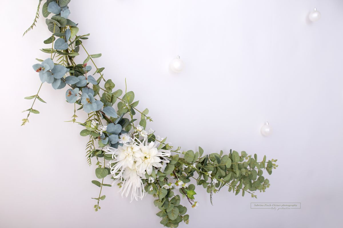 Weihnachts Dekoration Blumengirlande Gruen Weiss