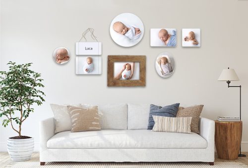 8 Bilder zieren Wohnzimmerwand vom Neugeborenenshooting
