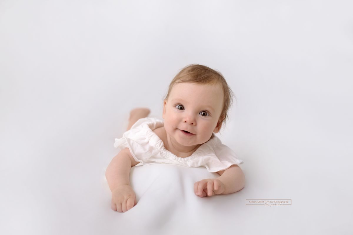 Babys erstes Jahr durch Fotoshooting festgehalten