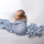 Tücher als Accessoire beim Neugeborenenshooting