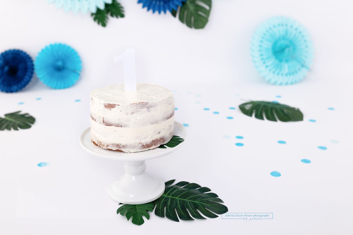 naked Cake Torte bei Geburtstagsshooting für Einjährigen