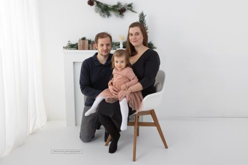 Familienfoto mit Sessel und Posing