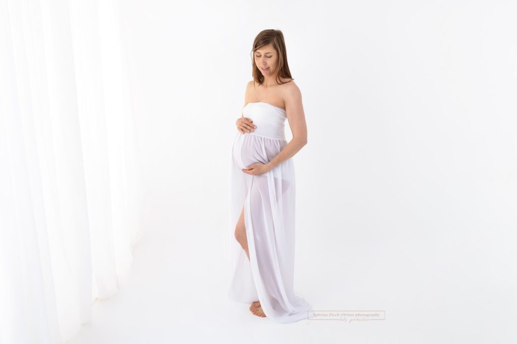 schulterfreies Bauchfrei Kleid mit Möglichkeit den Schwangerschaftsbauch auch zu verdecken