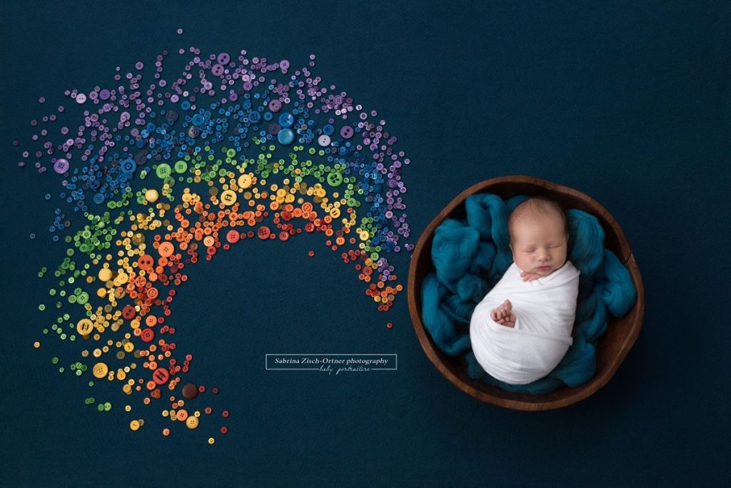 Regenbogen Thema Composing Bild bei Neugeborenen Shooting