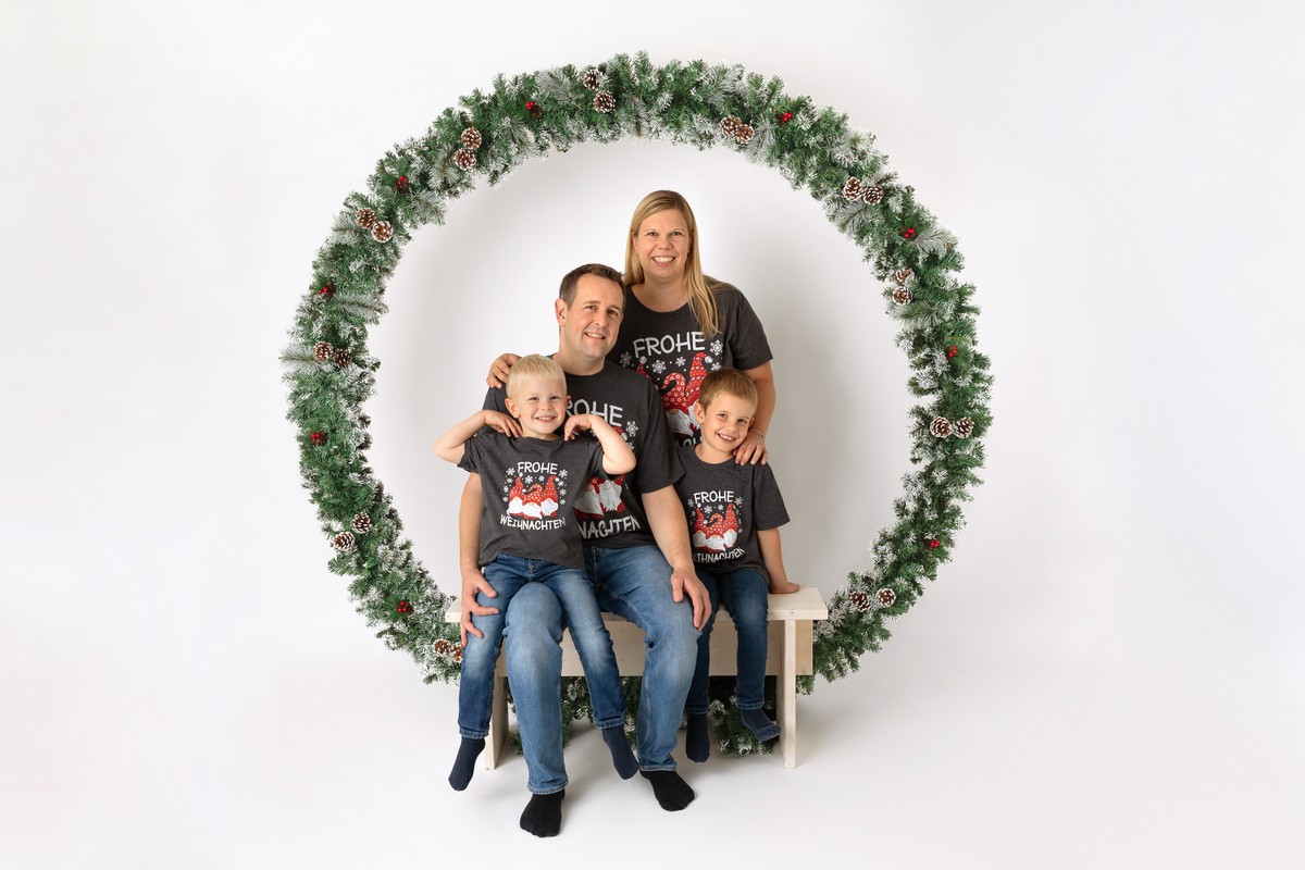 weihnachtliches Foto als Familie mit Kindern in Wien
