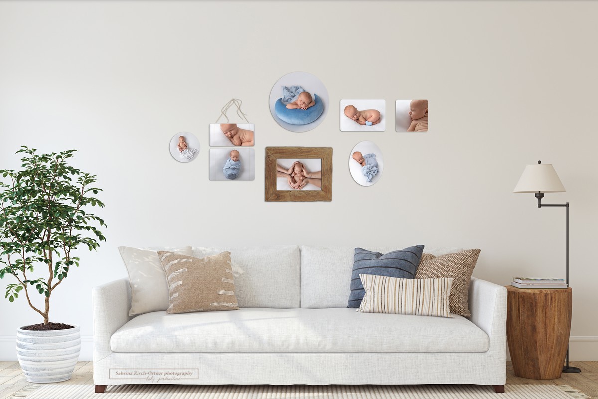 Baby Junge Neugeborenen Fotos auf Holz gedruckt und auf Wohnzimmer Wand gehängt